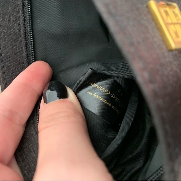 Givenchy small cosmetic zippered pouch black - Picture 5 of 5